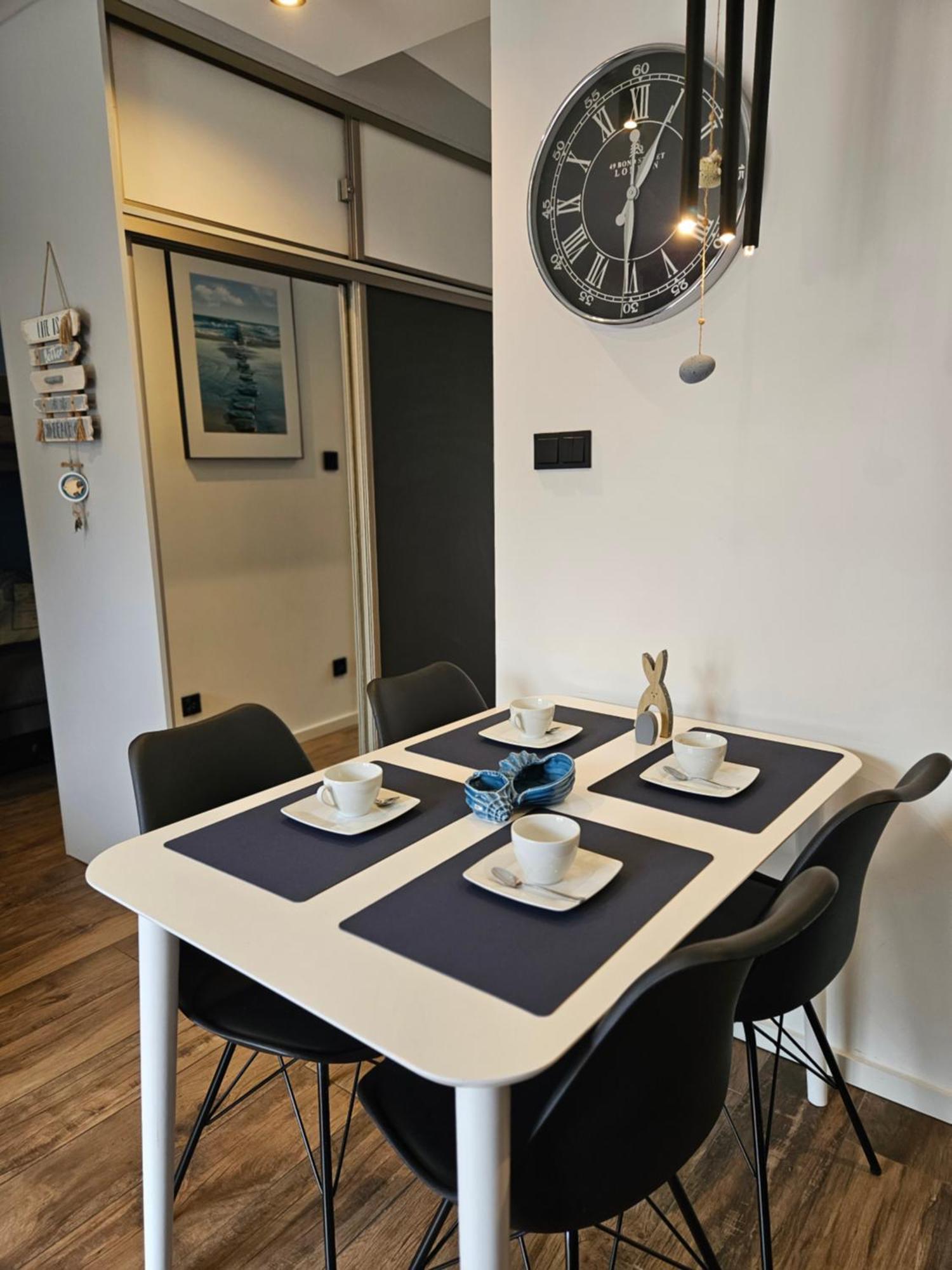 Apartament Grunwaldzka 105 Z Tarasem 5O M Do Plazy Pobierowo Dış mekan fotoğraf