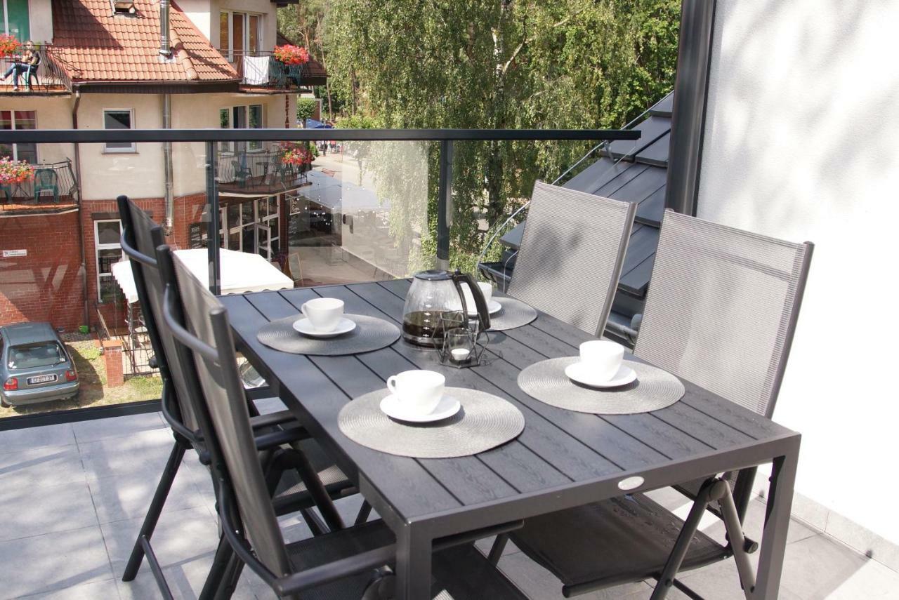 Apartament Grunwaldzka 105 Z Tarasem 5O M Do Plazy Pobierowo Dış mekan fotoğraf